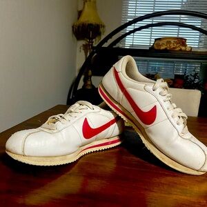 Vintage size 8 Leather Nikes